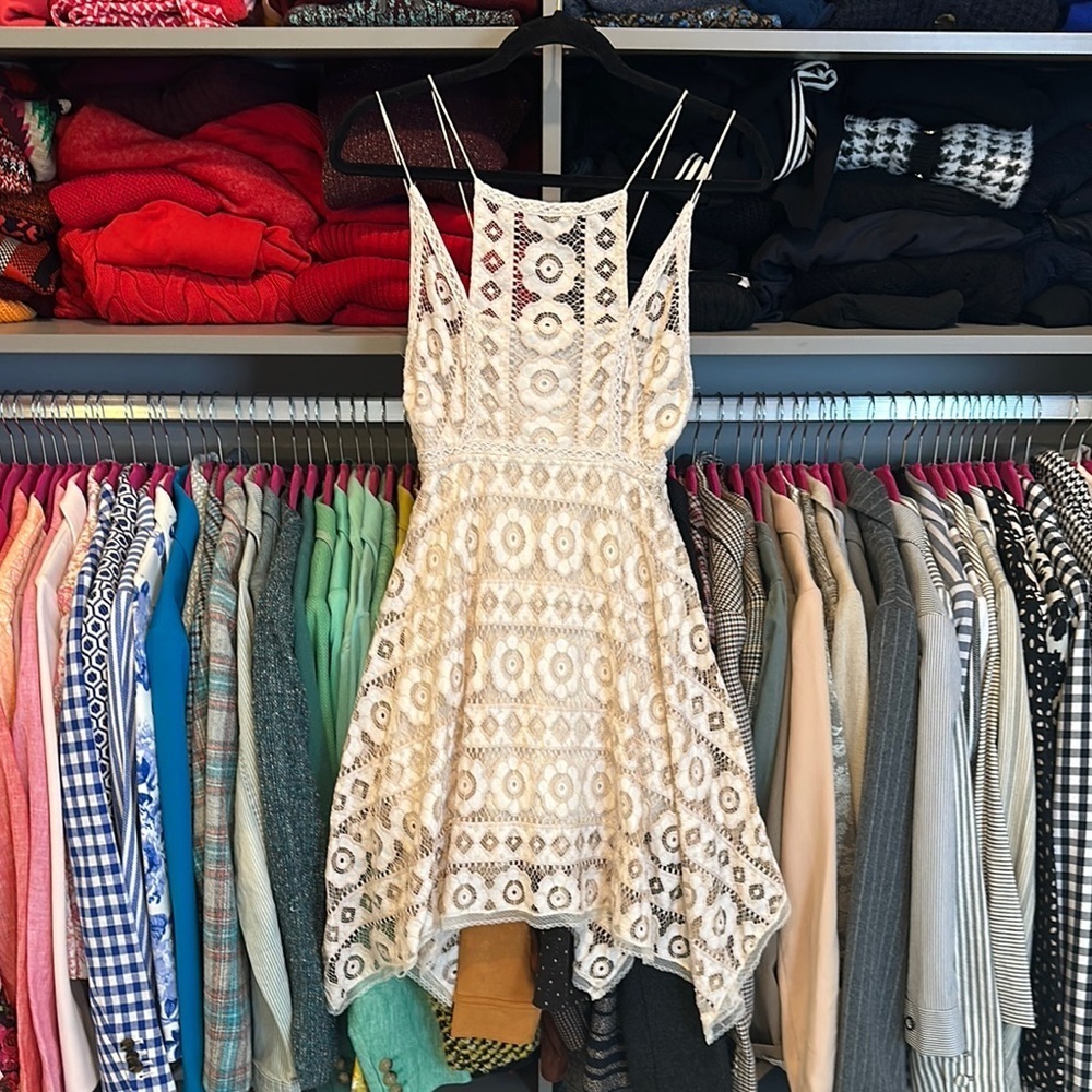 Free People cream lace overly strappy handkerchief hem dress size 0